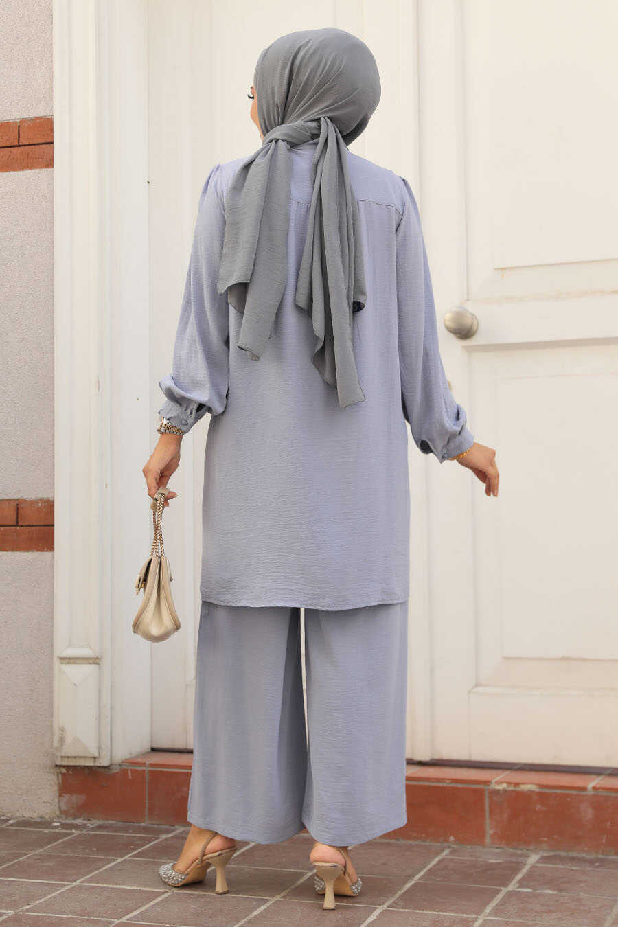 Gray Polyester‑Cotton Tunic & Trousers Set