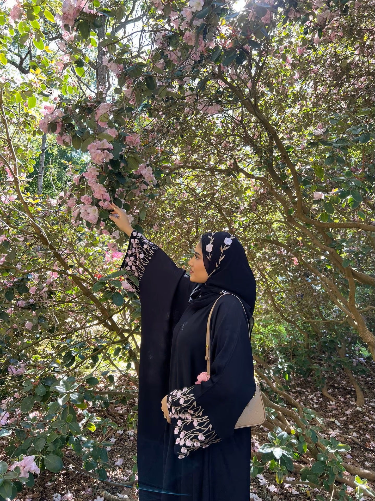 Kimono Abaya – Floral Embroidered Sleeves - Chaddors