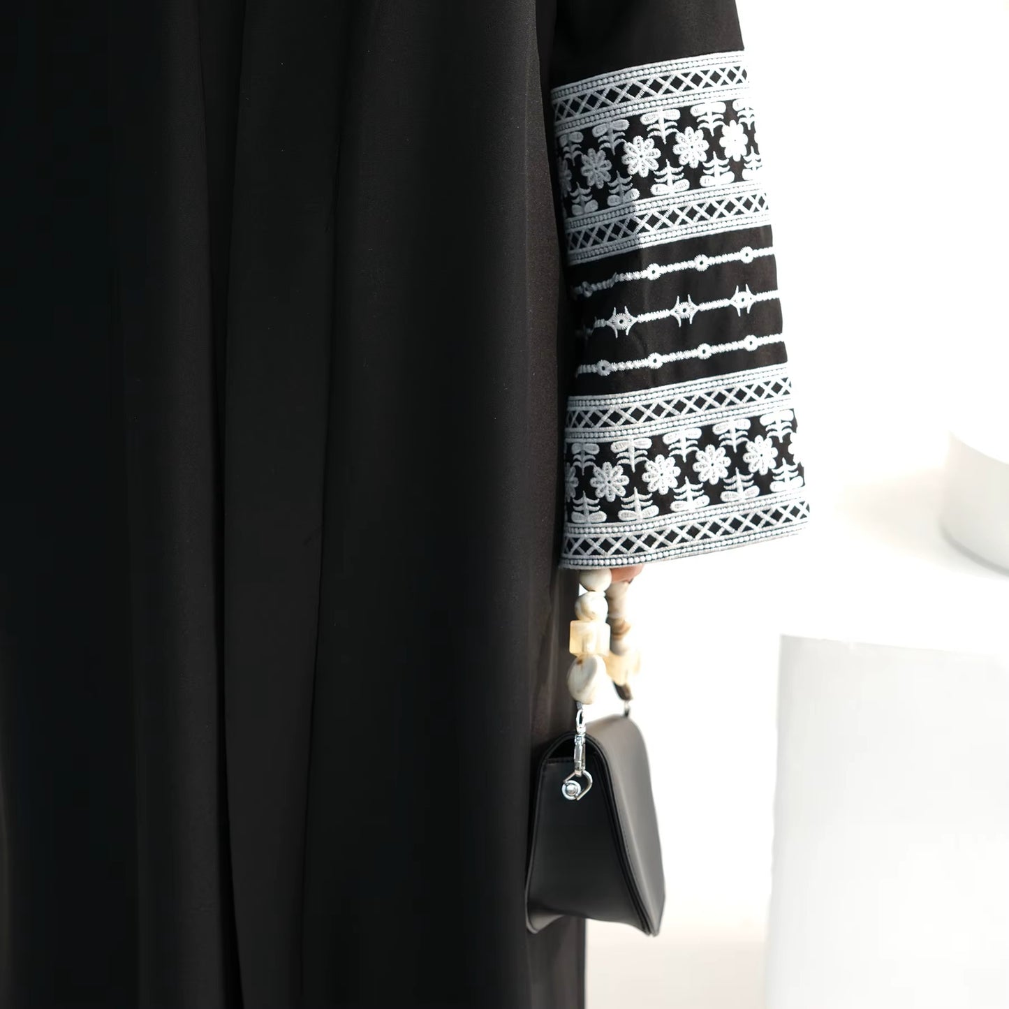 Embroidered Sleeve Linen Abaya - Chaddors
