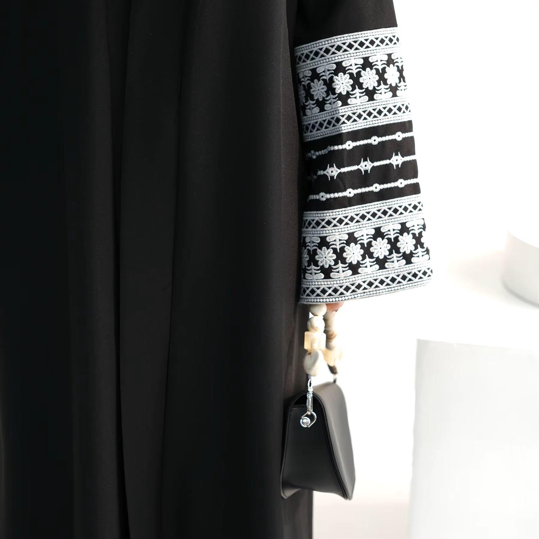 Embroidered Sleeve Linen Abaya - Chaddors