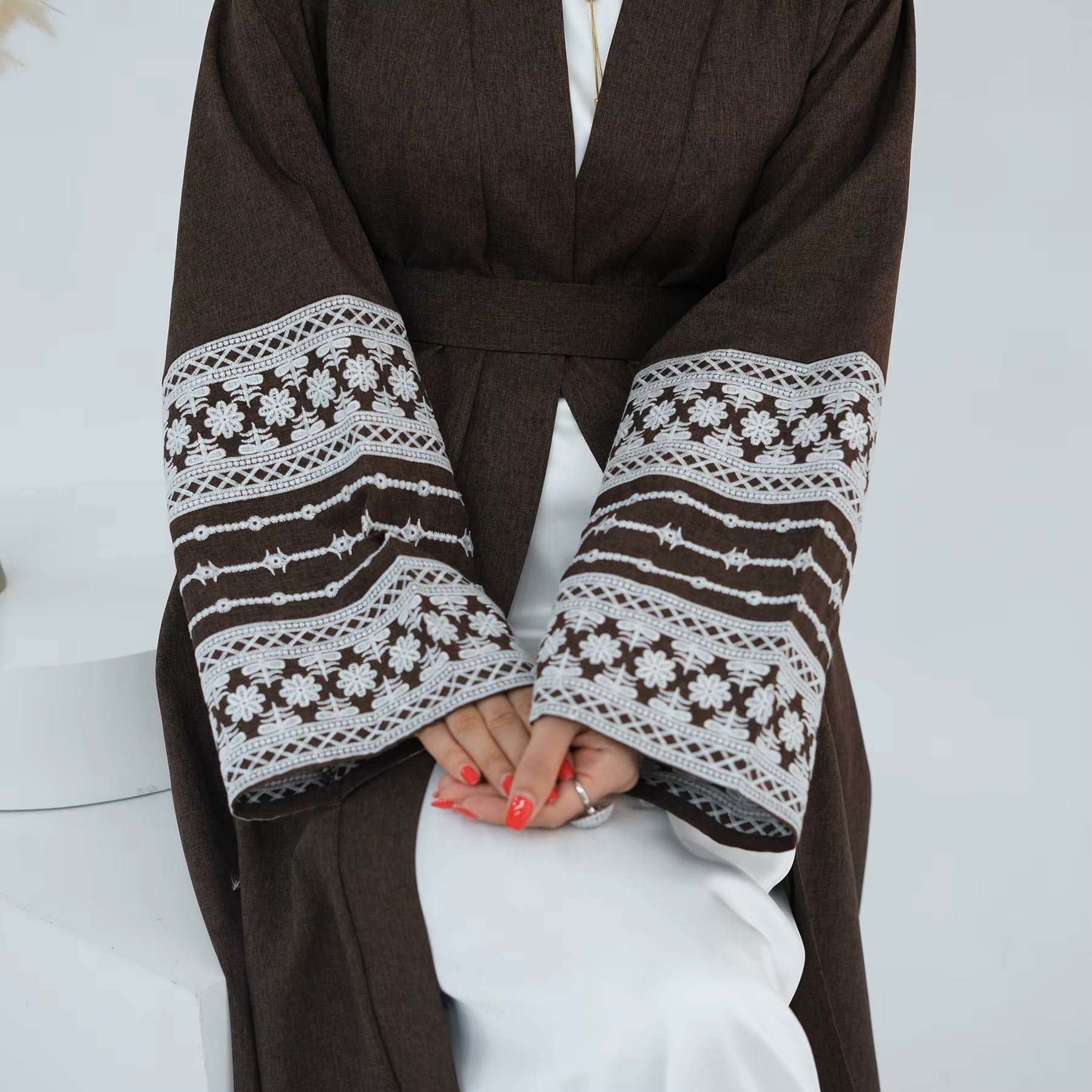 Embroidered Sleeve Linen Abaya - Chaddors