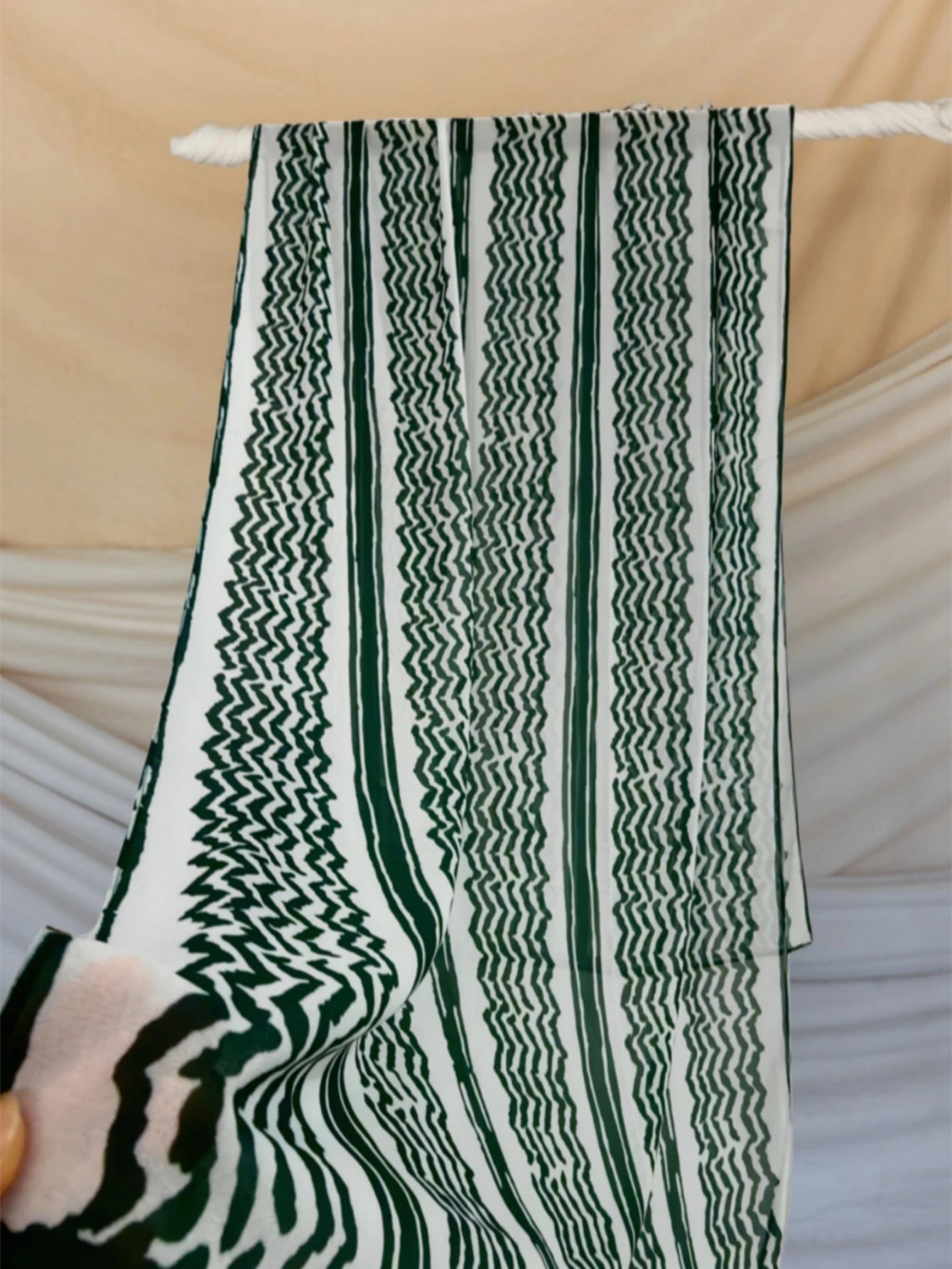 Keffiyeh Print Striped Chiffon Hijab - Chaddors