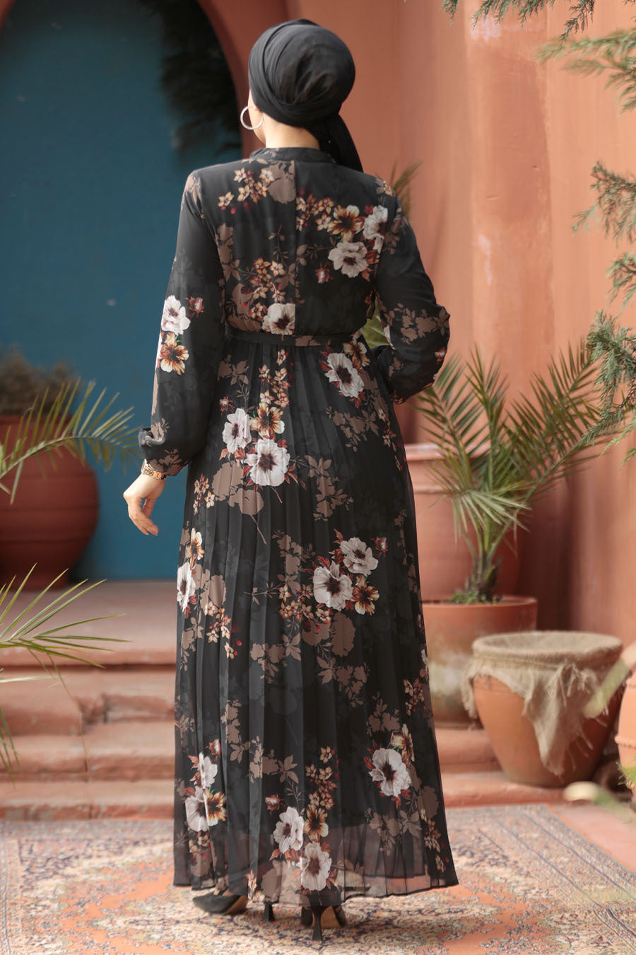 Black Flowers Turkish Dress - Chaddors
