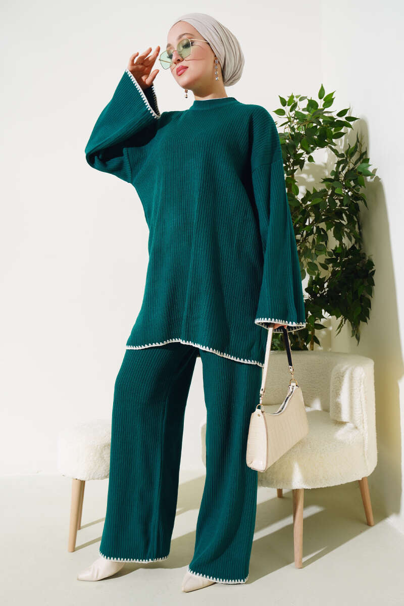 White Design Detail Green Knitted Co-ord