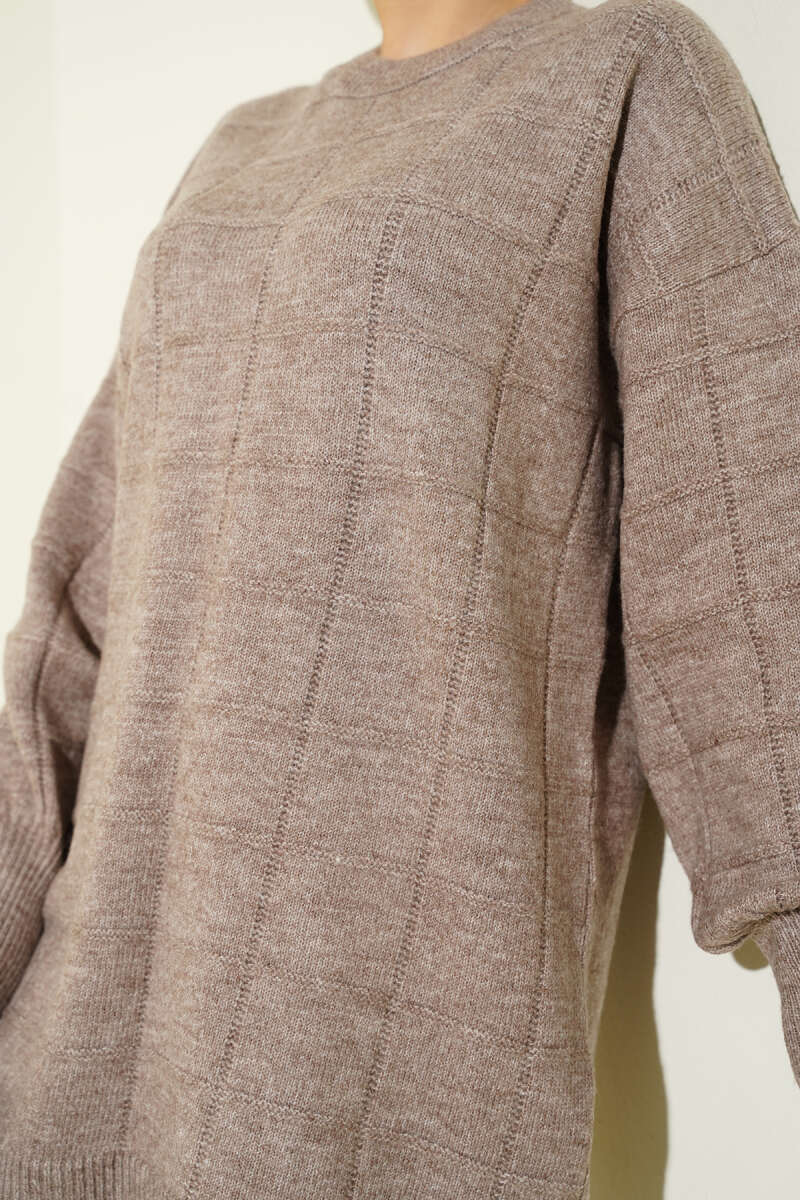 Square Patterned Soft Knit Tunic - Chaddors