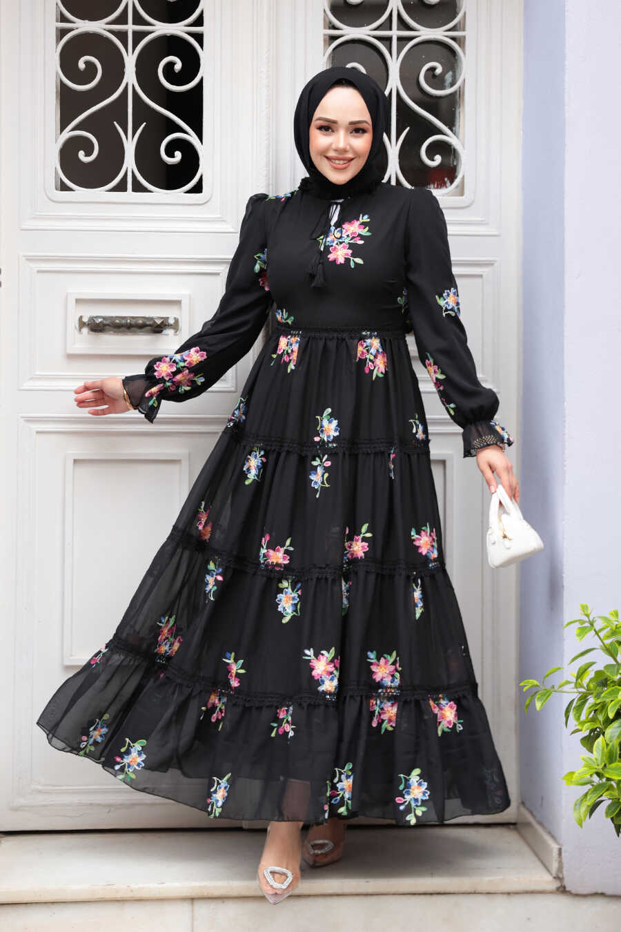Elegant Embroidered Black Dress - Chaddors