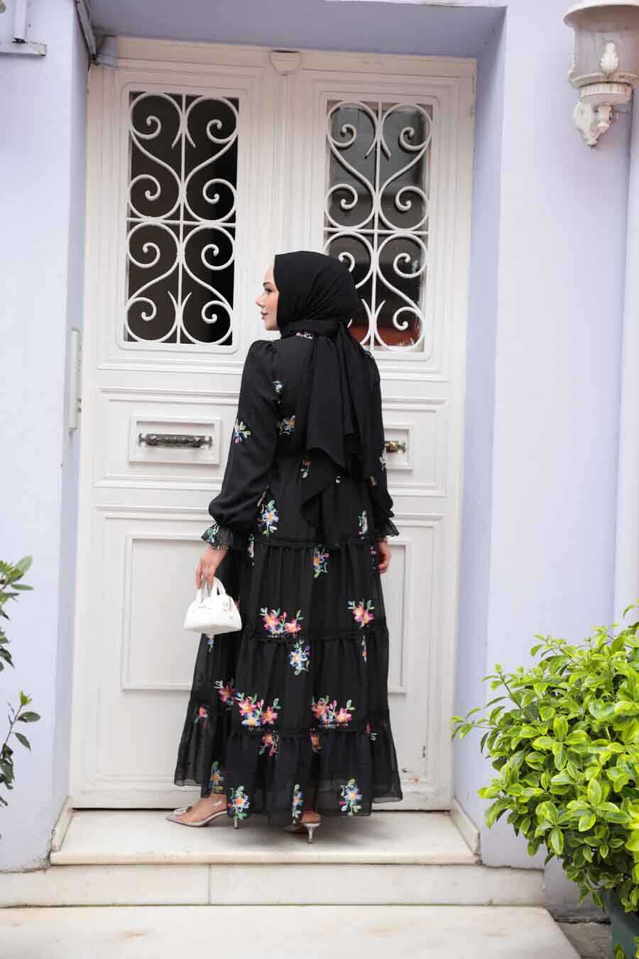 Elegant Embroidered Black Dress - Chaddors