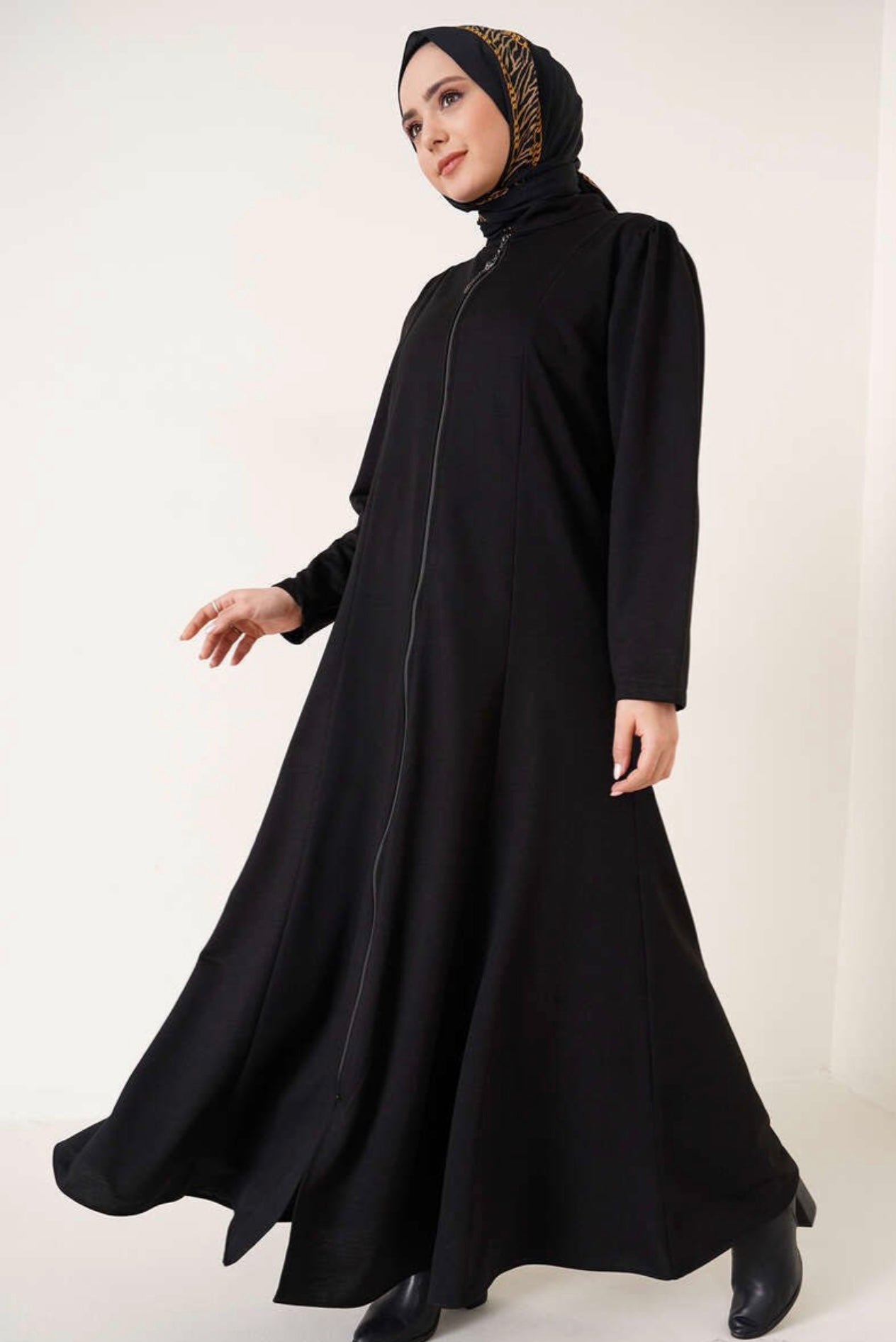 Solid Zipper Turkish Abaya – Chaddors - Main Image
