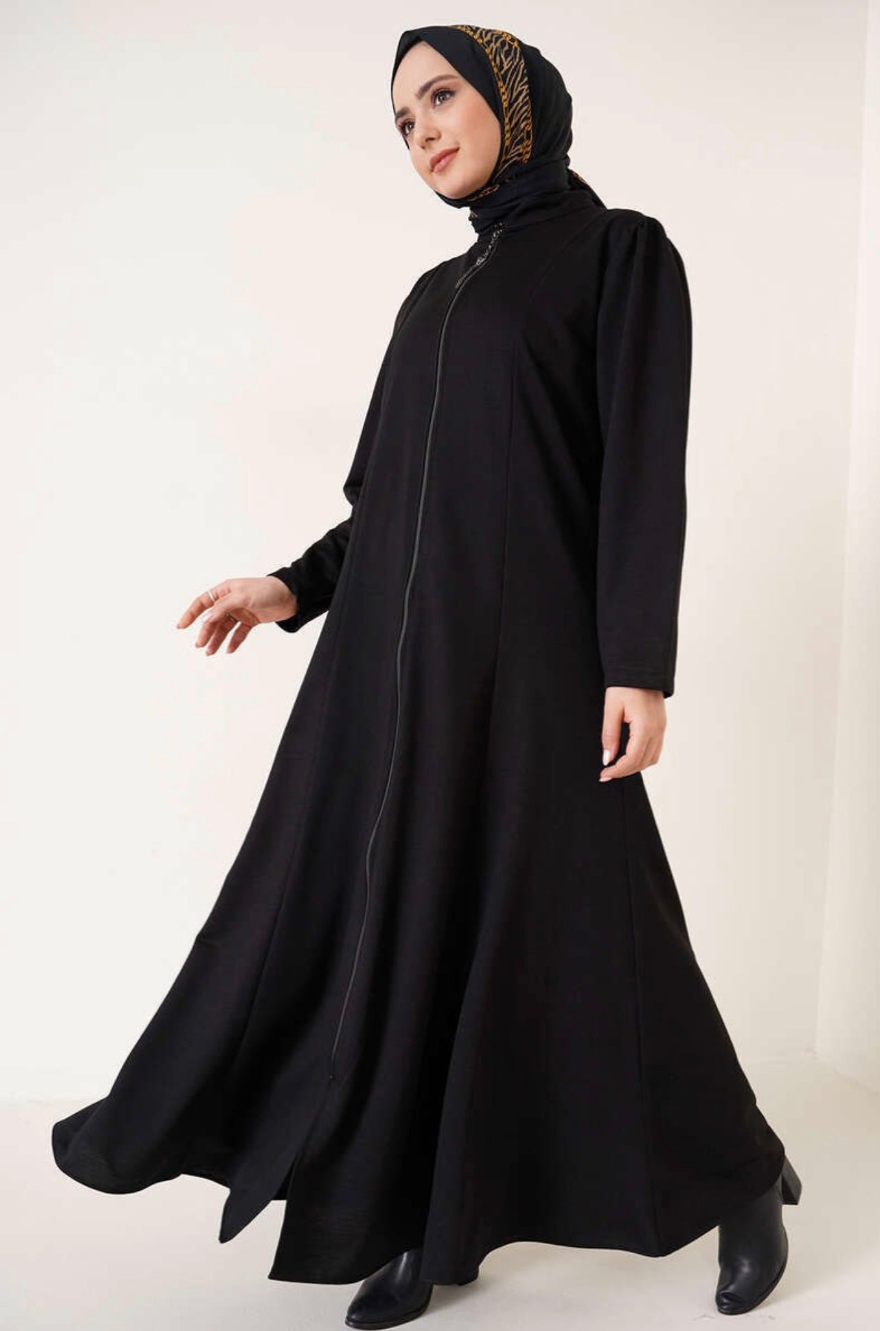 Solid Zipper Turkish Abaya