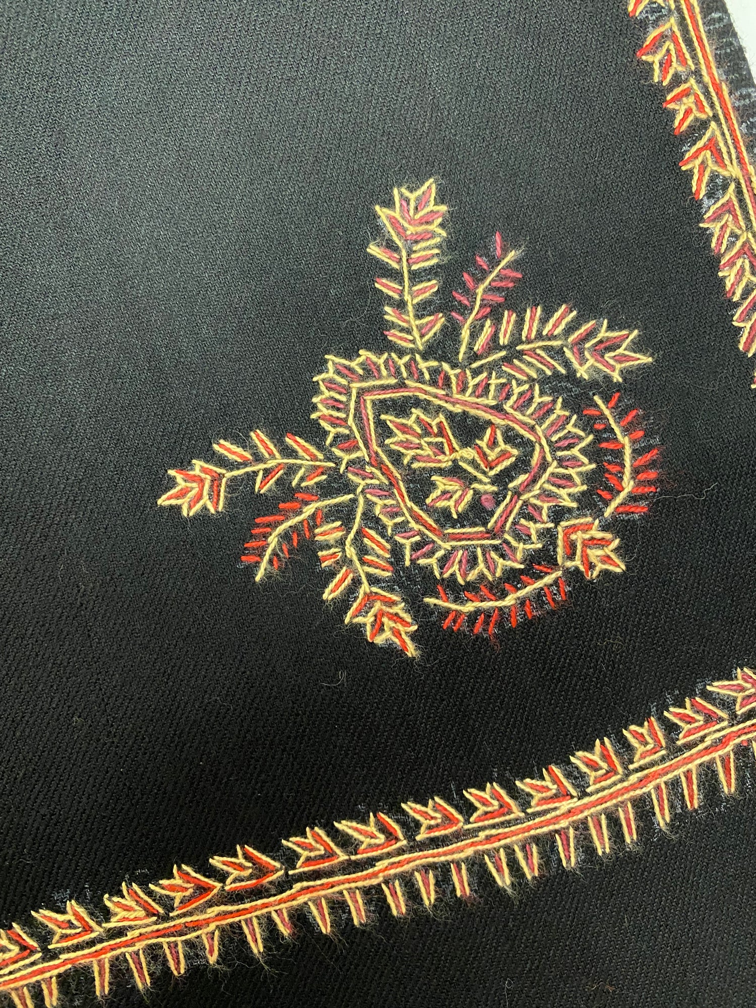 Alia Pure Pashmina Embroidered Shawl - Chaddors