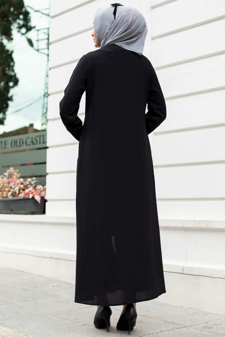 Black Studs Detail Turkish Abaya