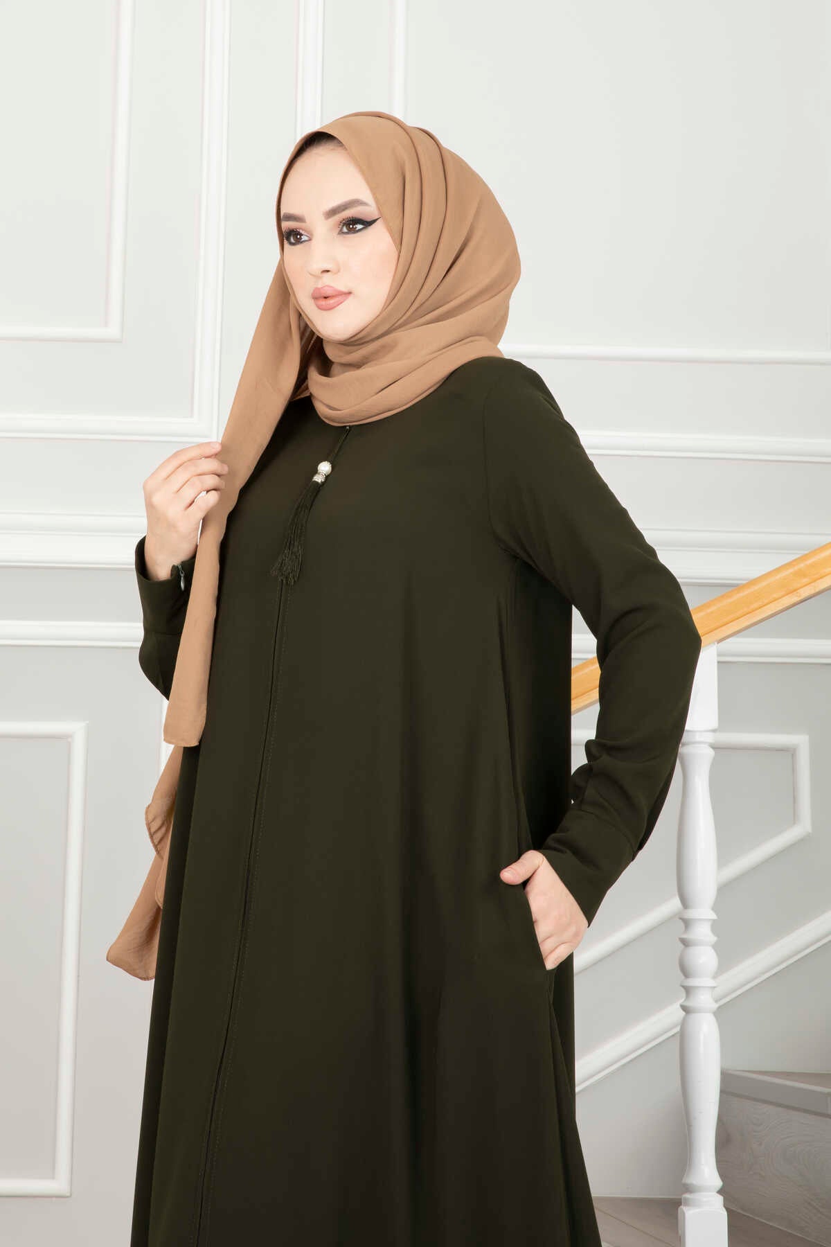 Tassel Detail Green Turkish Abaya - Chaddors